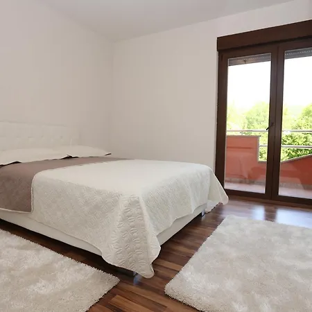 Paradise بيت للعطل بيهاتش