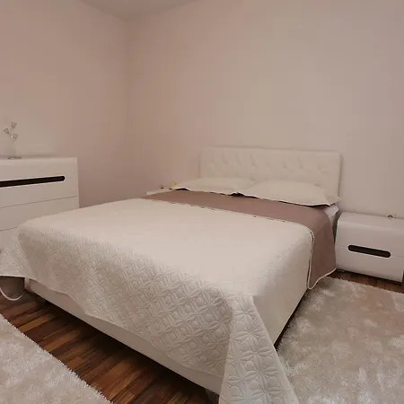 Paradise بيهاتش